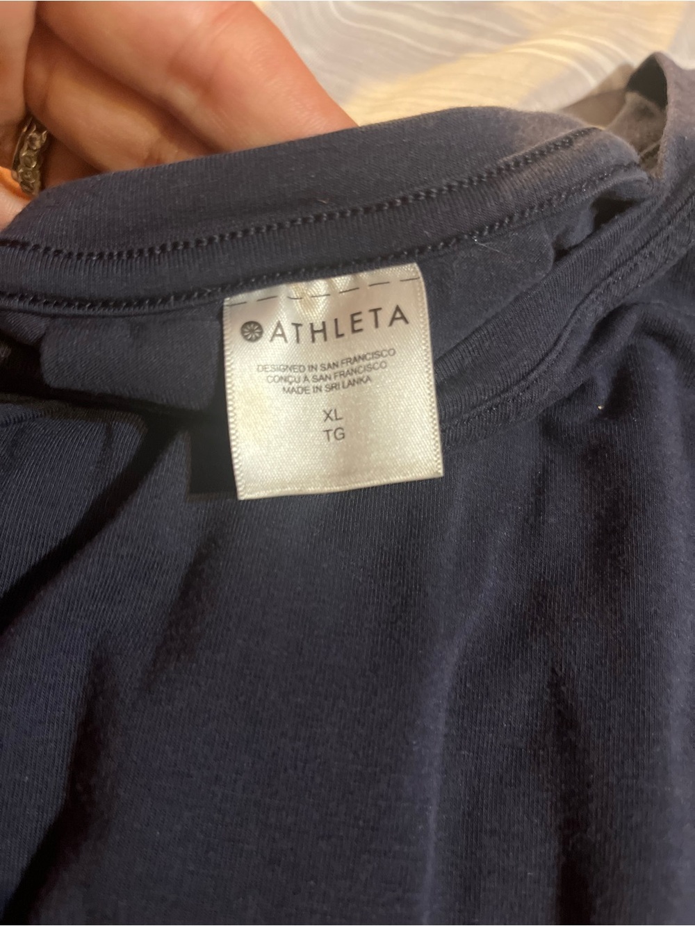 Athleta Women’s Relaxed Fit Lightweight Navy Long Sleeve Top Size XL - Picture 3 of 9